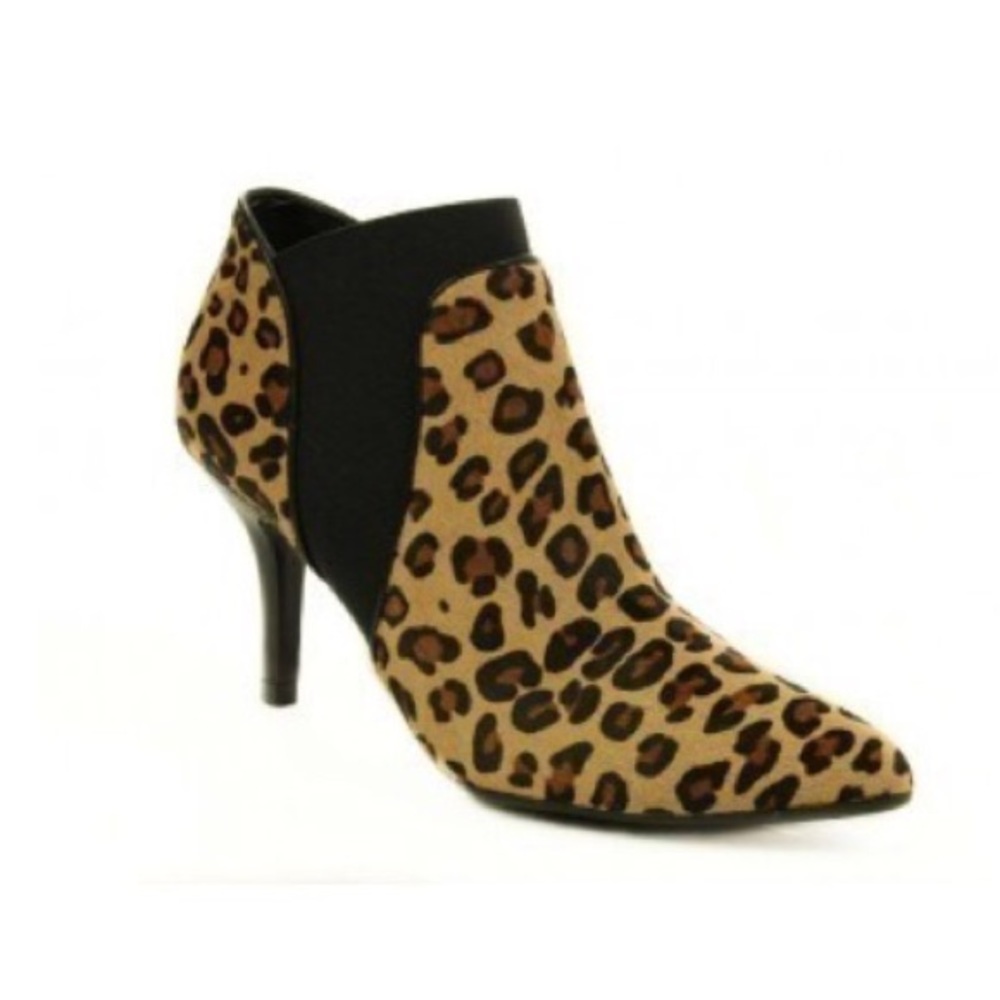 Never worn Vaneli heeled ankle boots